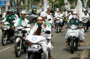 FPI Tolak Sumbangan untuk Bencana Indonesia dari Bintang Playboy
