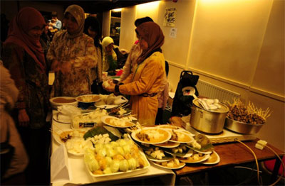 Bazar Makanan khas Indonesia Ramaikan Temu Muslim Indonesia di Britania Raya