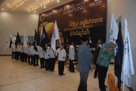 Sekitar 2500 Warga Lampung Serukan Tegaknya Khilafah