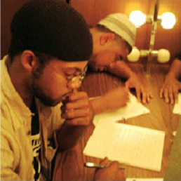  Penyanyi Rap Menemukan Islam