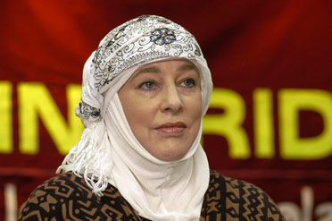 Yvonne Ridley: Ketika Seorang Perempuan Keluar Memakai Jilbabnya, Ia Sedang Berjuang Untuk Islam