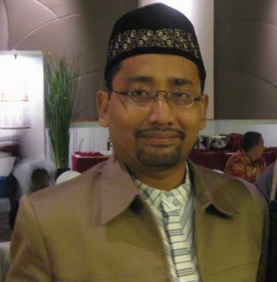 Kang Abik Tetap Bersahaja
