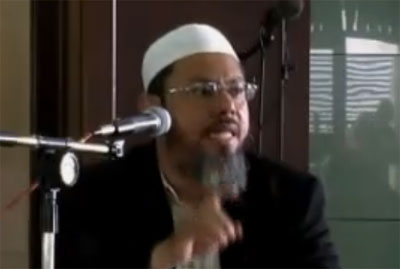 Ustadz Farid Okbah : Revolusi Iran adalah Revolusi Syiah bukan Islam