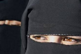 Perusahaan Bis di Denmark Larang Penumpang Bercadar