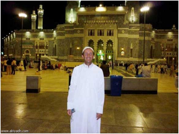 Milyuner AS Yang Juga Pengacara Michael Jackson Masuk Islam