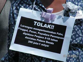 Membedah Agenda Penolak UU Pornografi (Tamat)