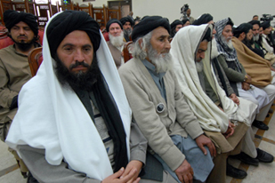 Asif Zardari : Mengizinkan Syariah Islam di Swat