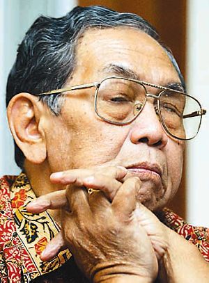 MUI Dibubarkan, Logika Berfikir Gus Dur Kacau