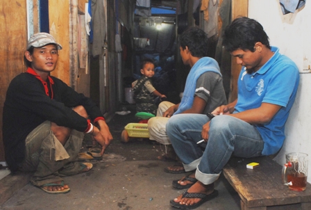 Buka Puasa ala Pemulung