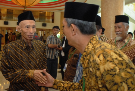 Kiai Sahal Pimpin MUI Lagi