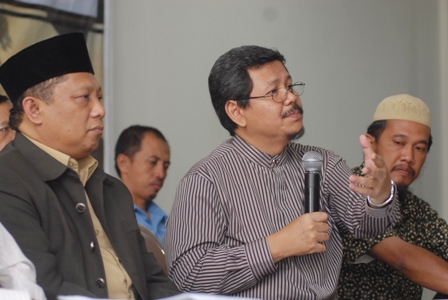 Siapa Di Balik Bom Cirebon?