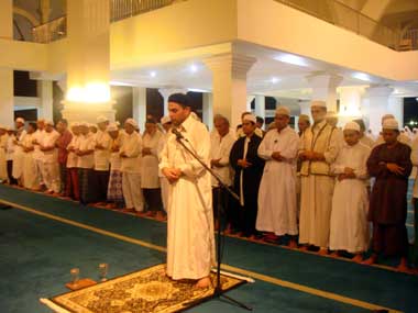 Foto Kegiatan I'tikaf di Masjid Muammar Qaddafy Sentul, Bogor