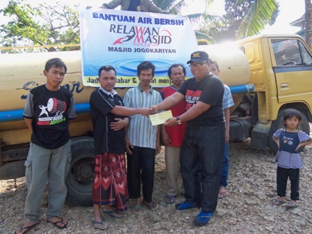 Masjid Jogokariyan Bantu Air Bersih