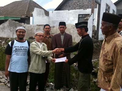 Dewan Masjid Indonesia Ciracas dan RMI Bantu Renovasi Mushola yang Mau Dibeli Gereja