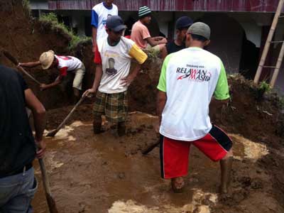 Relawan Masjid Indonesia Renovasi Masjid di Daerah Rawan Pemurtadan