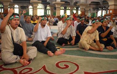 Antara Gaza dan Jakarta: Lintasan Sejarah Perjuangan Ummat