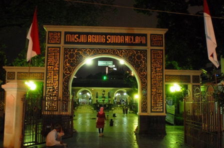 Tarawih Di Masjid Agung Sunda Kelapa