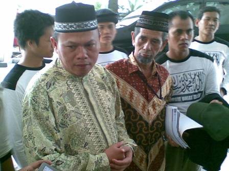 FUI dan LPPI Laporkan Teror SMS dari Ahmadiyah
