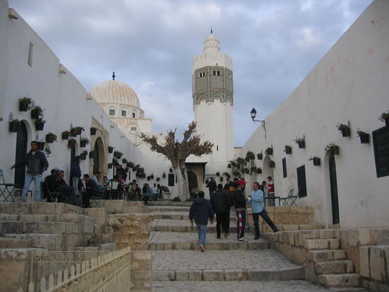 Kebangkitan Gerakan Islam di Tunisia Pasca Ben Ali