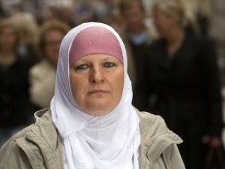 "Islam Menenangkan Hati"  Mereka yang Memilih Menjadi Muslim di Swedia