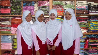 Muslim Galeri, from Door-to-Door to Online Store