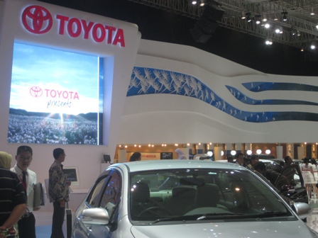 Toyota Unggulkan Mobil Ramah Lingkungan