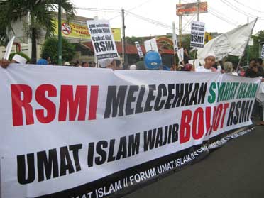 Pecat Tiga Karyawati Karena Jilbab, RS Mitra Didemo