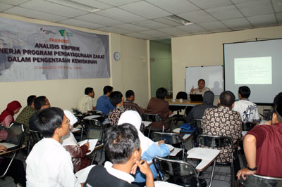 Training IMZ "Analisis Empirik Kinerja Program Pemberdayaan berbasis Zakat"