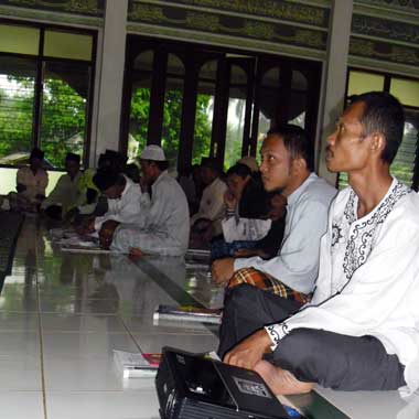 Ojeker Pamulang Ikuti Sanlat Ramadhan