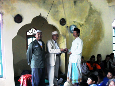 Majlis Azzikra dan RMI Bantu Renovasi Masjid di Dusun Rawan Pemurtadan