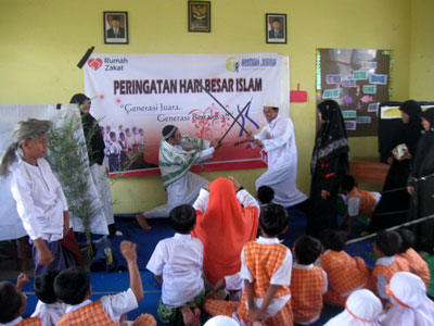 Siswa SD Juara Tiru Cara Berdagang Rasulullah SAW