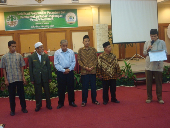 Kiprah Santri di Eco Pesantren