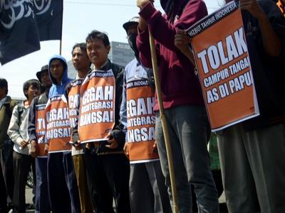 HTI: “Kapal AS Terobos Perairan Natuna”