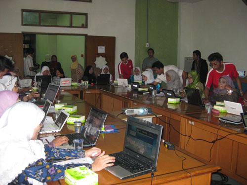 Pelatihan Internet Ibu-Ibu Majelis Taklim  Jakarta Islamic Centre