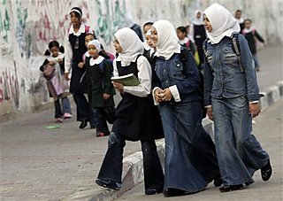 Hamas Mengambil Alih Pendidikan