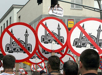 Partai Sayap Kanan Austria akan Hadiri Konvensi Anti-Islam