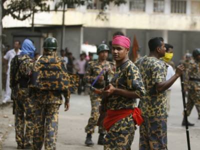 Tentara Bangladesh Razia Madrasah Untuk Tangkap Aktivis Islam