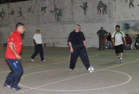 Stadion Olah Raga Baru 'Yarmuk' Dibuka di Gaza, Haniyah Ikut Main Bola