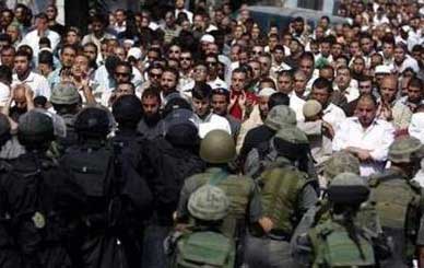 Rombongan Menteri Israel Dilempari Batu