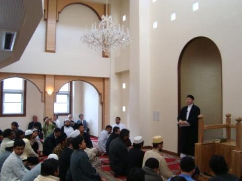 Adzan Pertama di Selatan Bumi Sakura