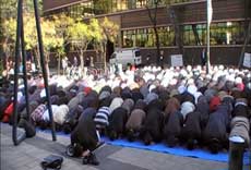 RMIT University Gusur Mushola, Ratusan Muslim Kesulitan Cari Tempat Salat
