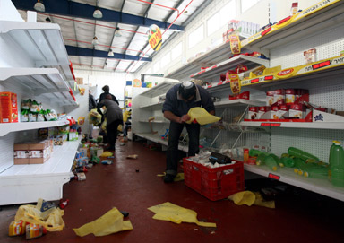 Di Israel Supermarket Bangkrut Dijarah Karyawannya
