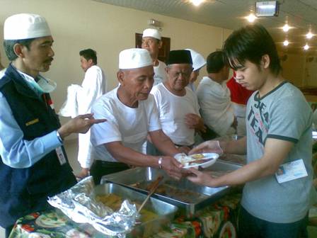 Puncak Haji, Jamaah Dilayani 12 Katering