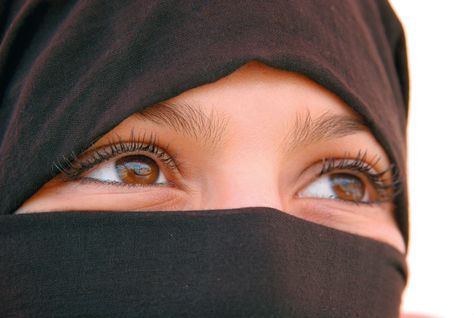 La Bianca, Perempuan Desa yang Memilih Menjadi Seorang Muslimah