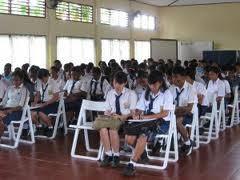 Permainan Biaya Sekolah Unggulan