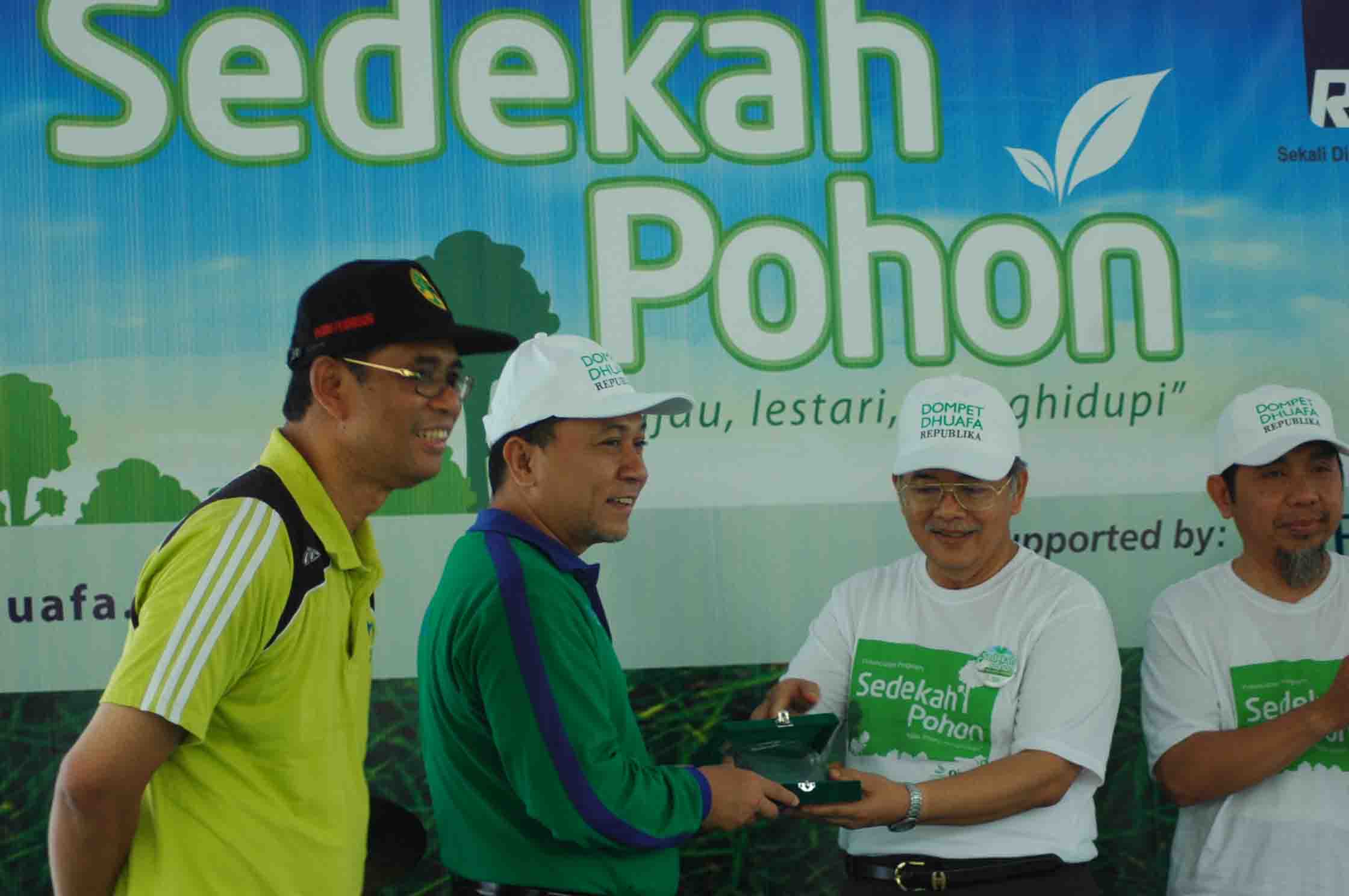 Sedekah Pohon Dompet Dhuafa: Hijau, Lestari, Menghidupi