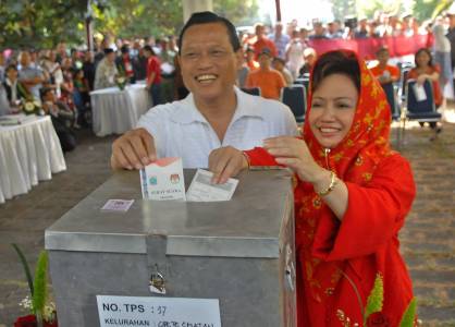 Dokumen Rahasia Isu Keterlibatan Nunun Adang Daradjatun