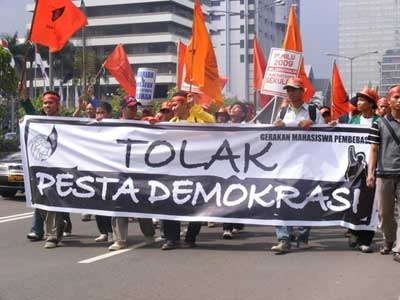 Gema Pembebasan Desak Pemerintah Hentikan Pesta Demokrasi