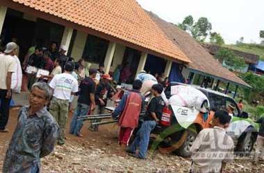 Aksi Emergency Korban Longsor Ciwidey