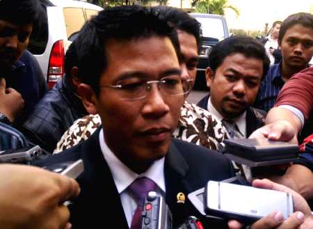 PKS Bukan Organisasi Malaikat?